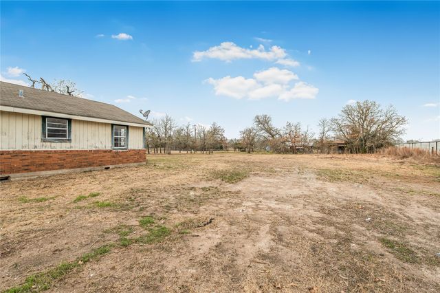107 Leaning Oaks Street, Somerville, TX 77879