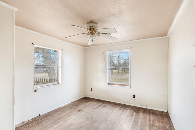 107 Leaning Oaks Street, Somerville, TX 77879