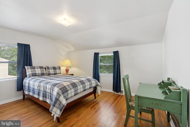 910 GLENROY RD, Philadelphia, PA 19128