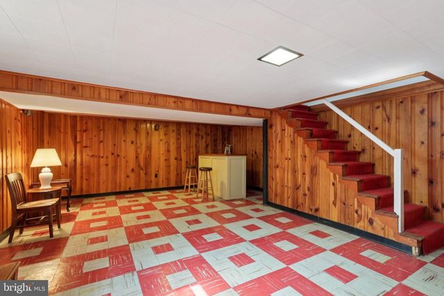 910 GLENROY RD, Philadelphia, PA 19128