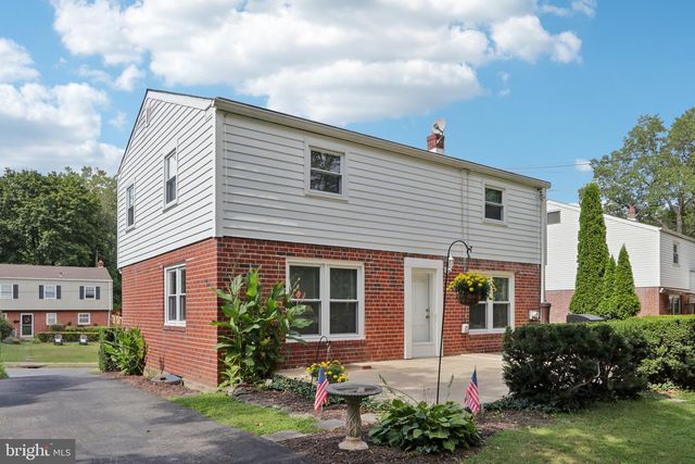 910 GLENROY RD, Philadelphia, PA 19128