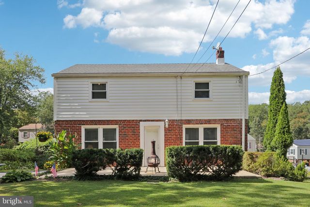 910 GLENROY RD, Philadelphia, PA 19128