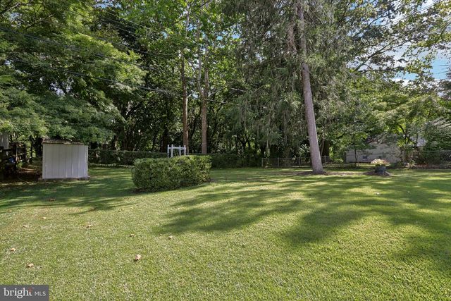 910 GLENROY RD, Philadelphia, PA 19128