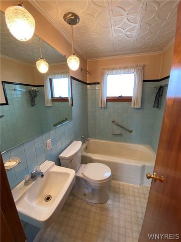 6 Nokomis Parkway, Cheektowaga, NY 14225