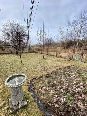 6 Nokomis Parkway, Cheektowaga, NY 14225