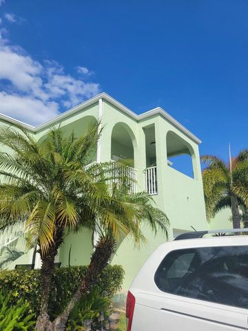 2185 SE Wild Meadow Circle, Port St. Lucie, FL 34952