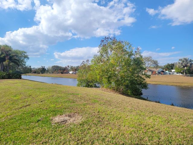 2185 SE Wild Meadow Circle, Port St. Lucie, FL 34952