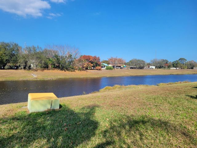 2185 SE Wild Meadow Circle, Port St. Lucie, FL 34952