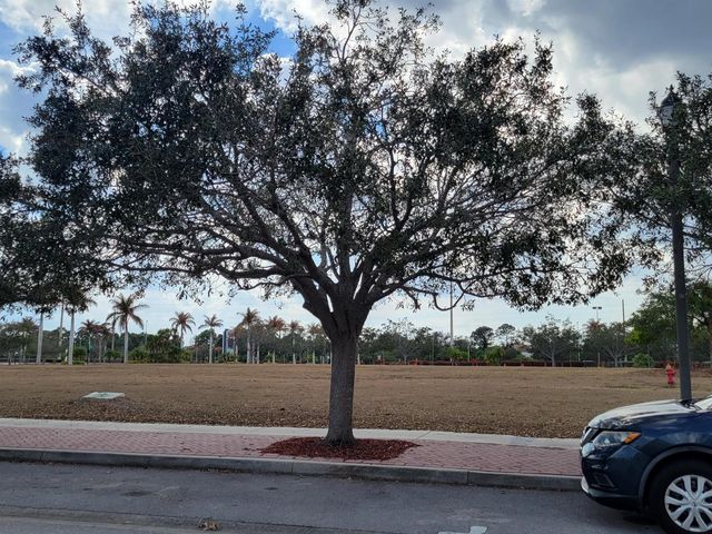 2185 SE Wild Meadow Circle, Port St. Lucie, FL 34952