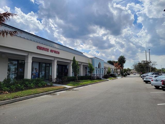 2185 SE Wild Meadow Circle, Port St. Lucie, FL 34952