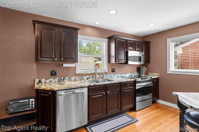 8908 Birkhill Drive, Sterling Heights, MI 48314
