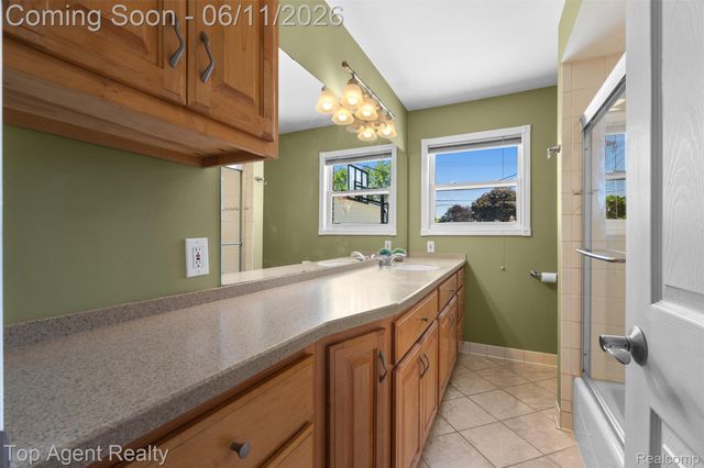 8908 Birkhill Drive, Sterling Heights, MI 48314