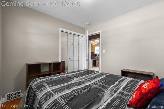 8908 Birkhill Drive, Sterling Heights, MI 48314