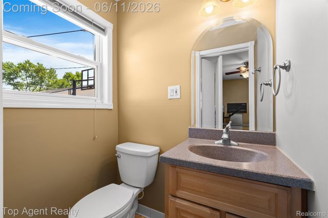 8908 Birkhill Drive, Sterling Heights, MI 48314