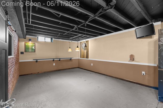 8908 Birkhill Drive, Sterling Heights, MI 48314