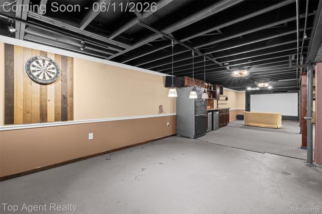 8908 Birkhill Drive, Sterling Heights, MI 48314