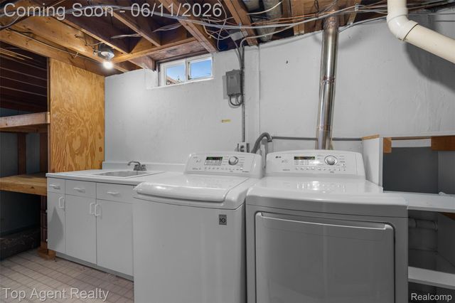 8908 Birkhill Drive, Sterling Heights, MI 48314