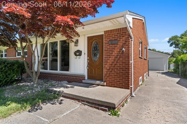 8908 Birkhill Drive, Sterling Heights, MI 48314