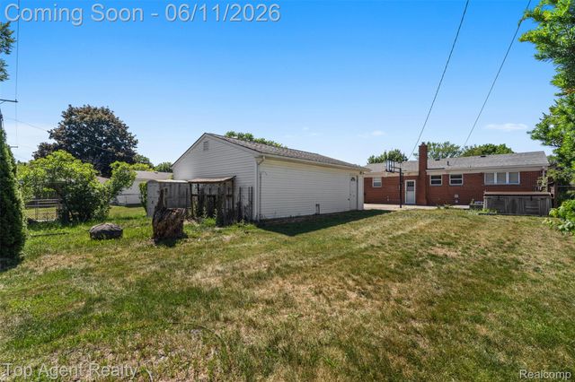 8908 Birkhill Drive, Sterling Heights, MI 48314