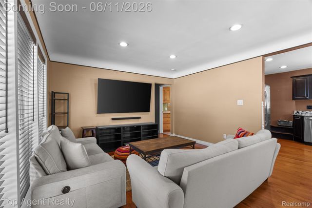 8908 Birkhill Drive, Sterling Heights, MI 48314