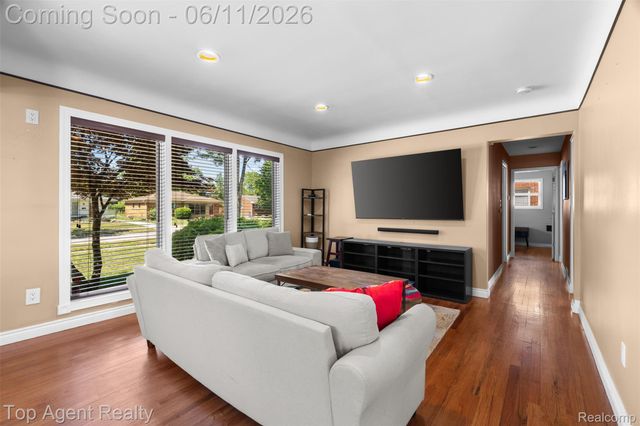 8908 Birkhill Drive, Sterling Heights, MI 48314