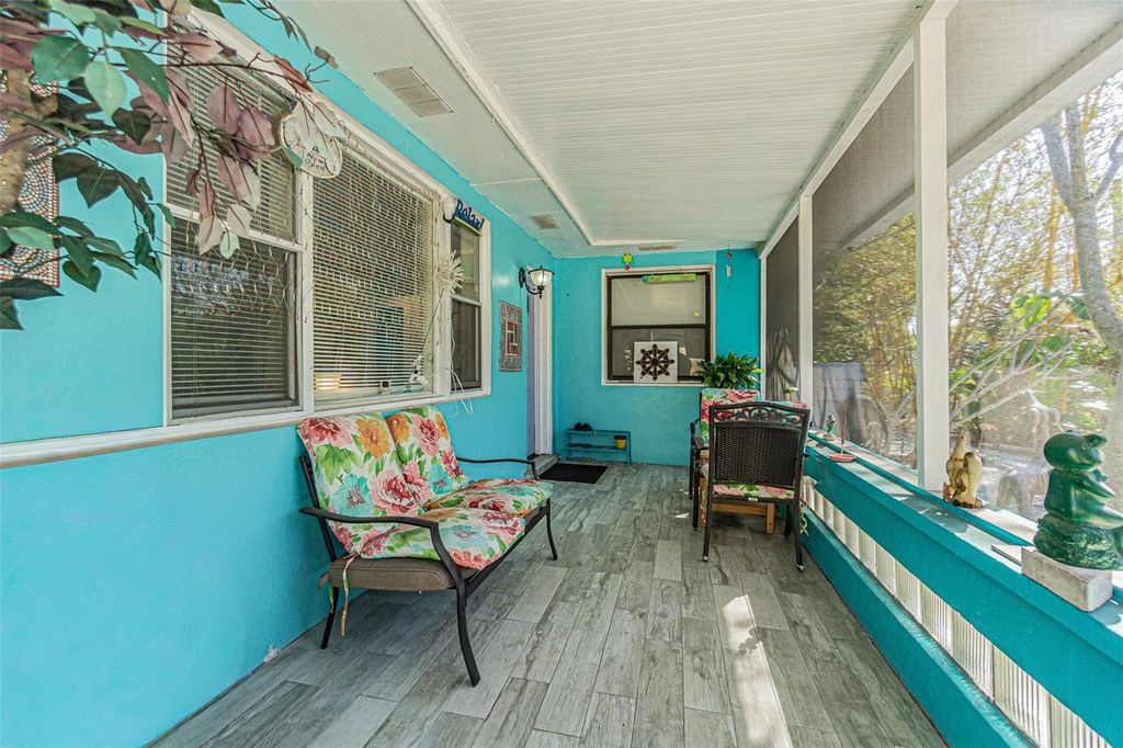 Image 2 of property listing at 1024 APACHE TRAIL, Clearwater, FL 33755