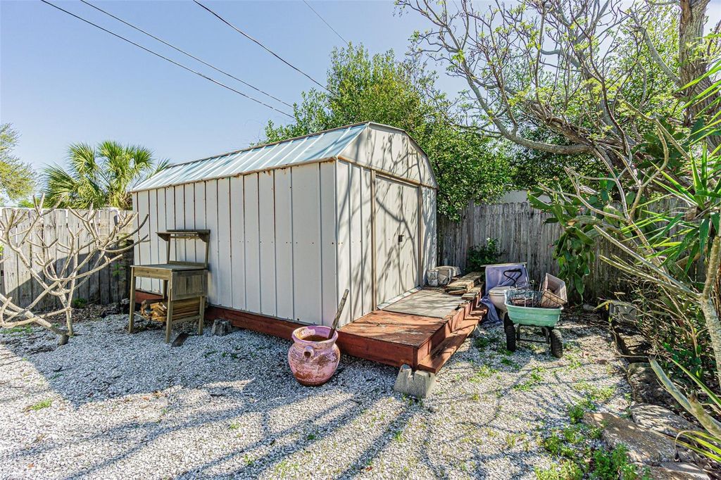 Image 28 of property listing at 1024 APACHE TRAIL, Clearwater, FL 33755