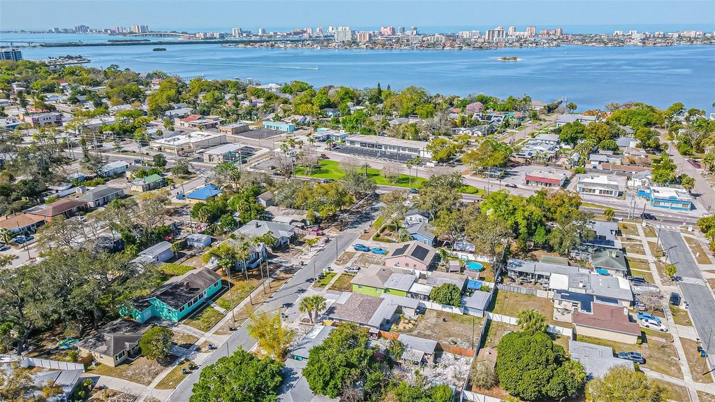 Image 35 of property listing at 1024 APACHE TRAIL, Clearwater, FL 33755