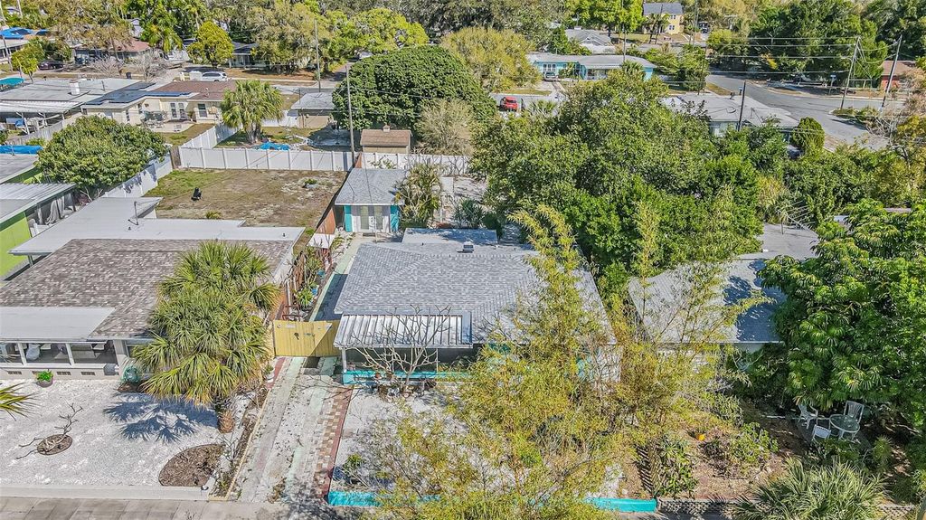 Image 40 of property listing at 1024 APACHE TRAIL, Clearwater, FL 33755