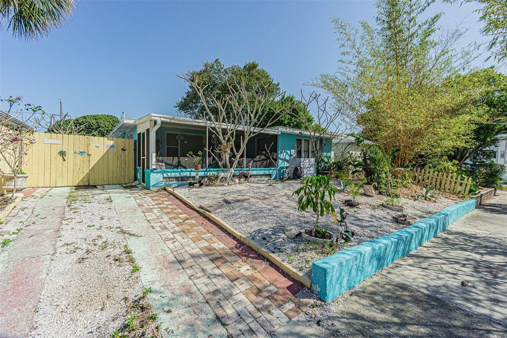 Image 42 of property listing at 1024 APACHE TRAIL, Clearwater, FL 33755