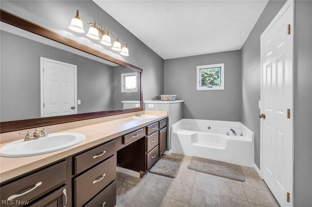150 W Greenwich Road, Seville, OH 44273