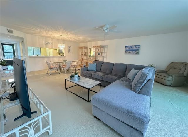 5716 Deauville CIR # I205, Naples, FL 34112