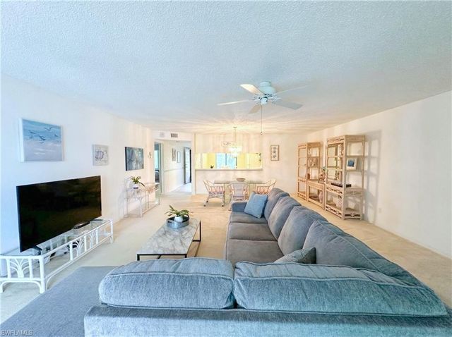 5716 Deauville CIR # I205, Naples, FL 34112