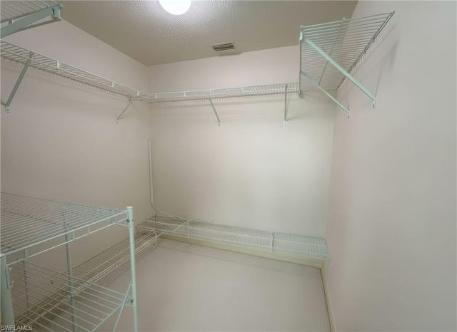 5716 Deauville CIR # I205, Naples, FL 34112