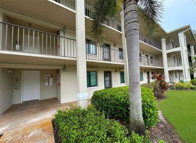 5716 Deauville CIR # I205, Naples, FL 34112