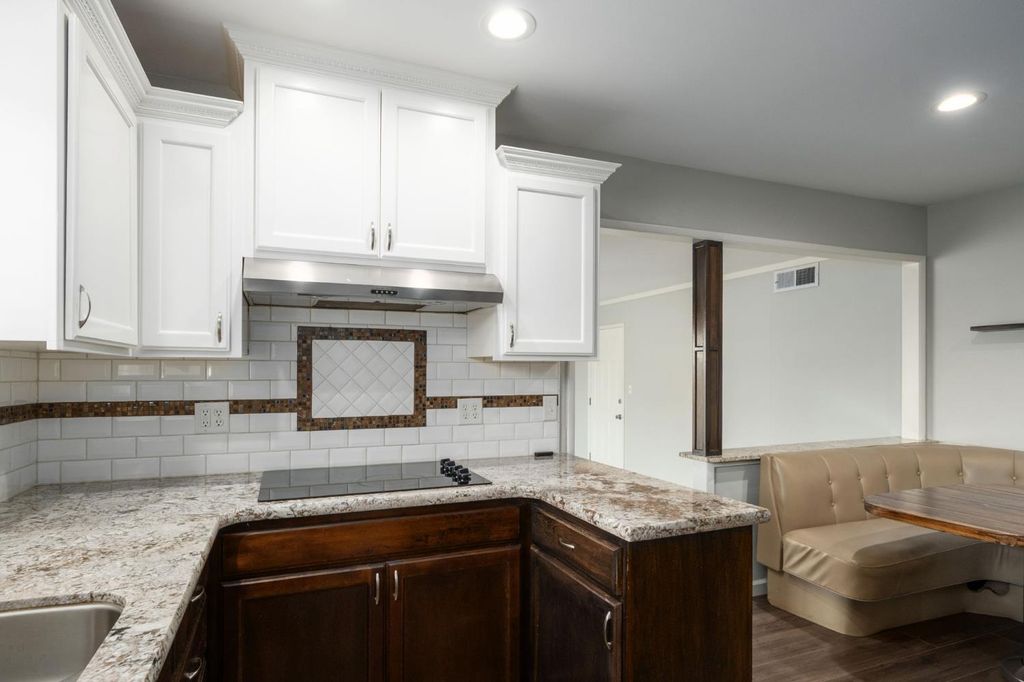 Image 10 of property listing at 638 E Browning Avenue, Fresno, CA 93710