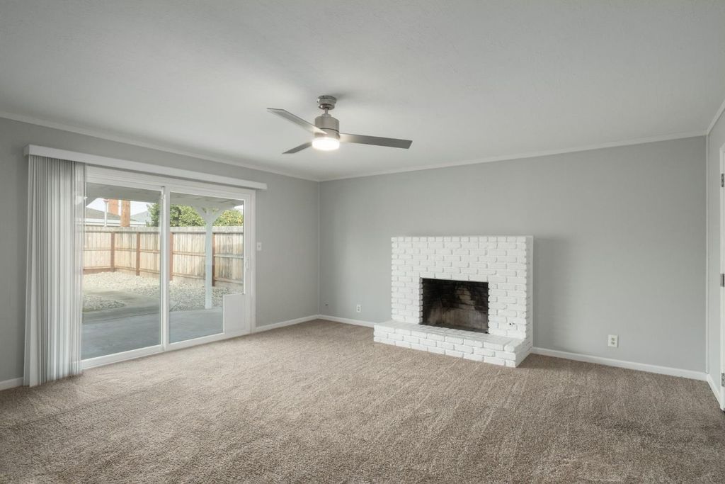 Image 13 of property listing at 638 E Browning Avenue, Fresno, CA 93710