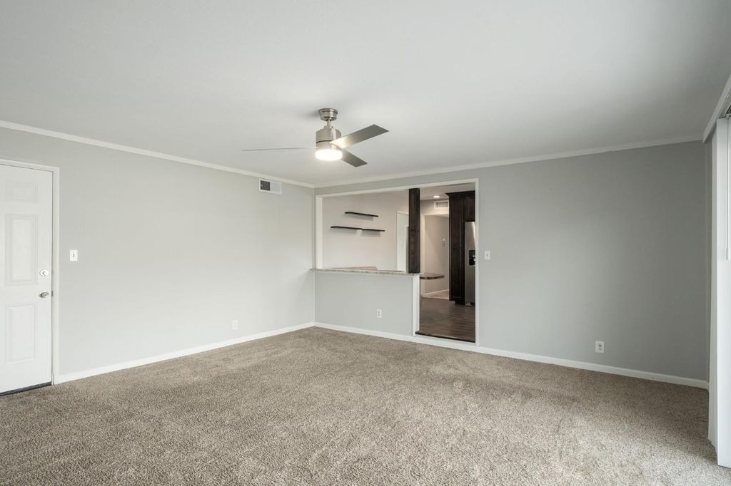 Image 15 of property listing at 638 E Browning Avenue, Fresno, CA 93710