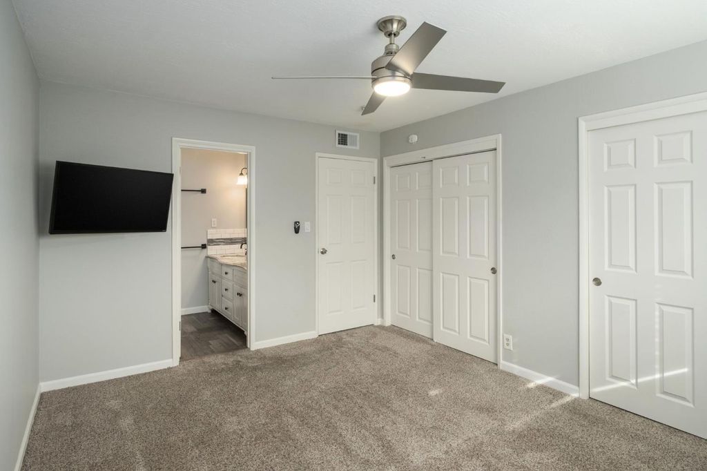 Image 18 of property listing at 638 E Browning Avenue, Fresno, CA 93710