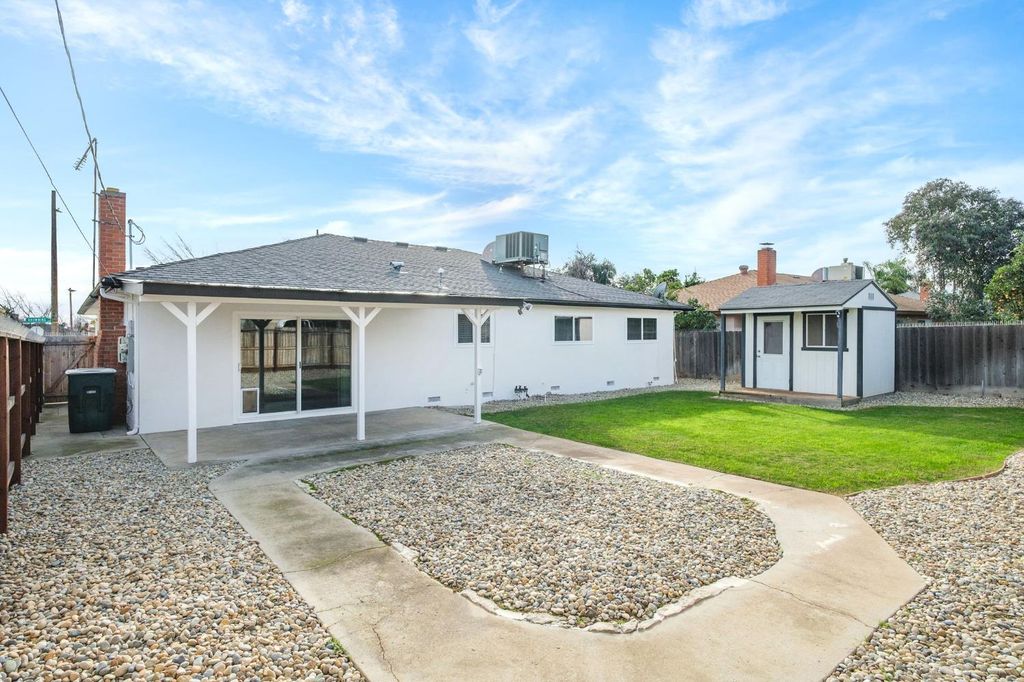 Image 28 of property listing at 638 E Browning Avenue, Fresno, CA 93710