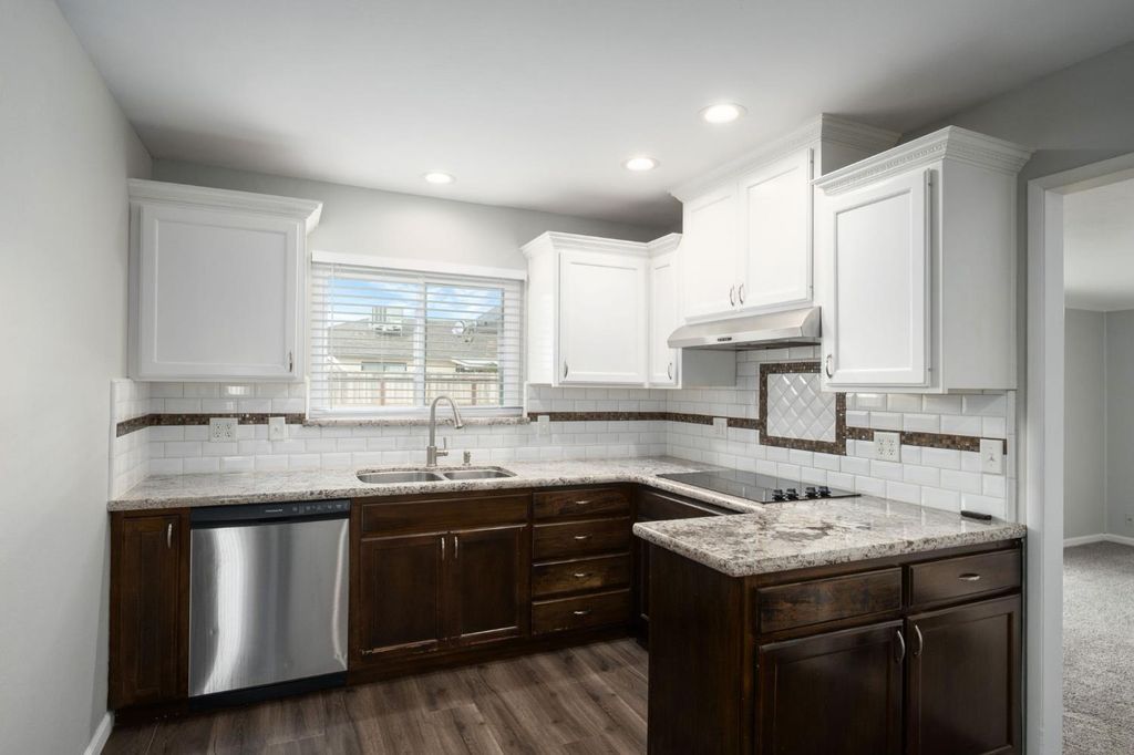 Image 9 of property listing at 638 E Browning Avenue, Fresno, CA 93710