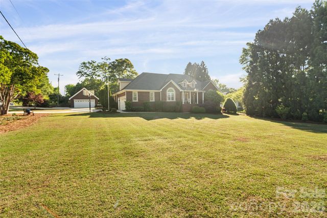 1701 South Point Road, Belmont, NC 28012