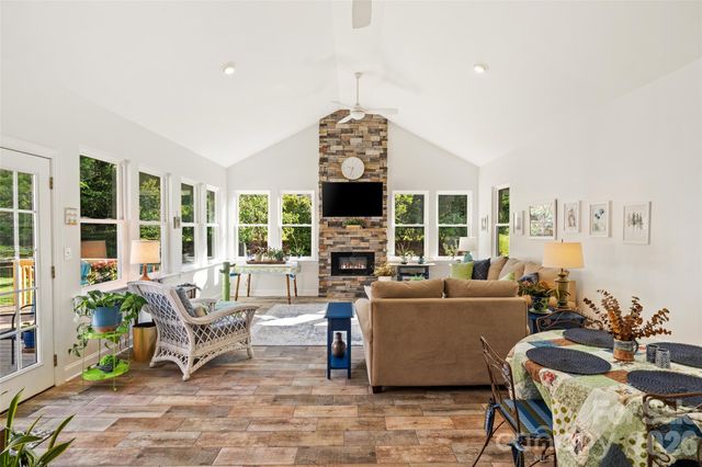 1701 South Point Road, Belmont, NC 28012