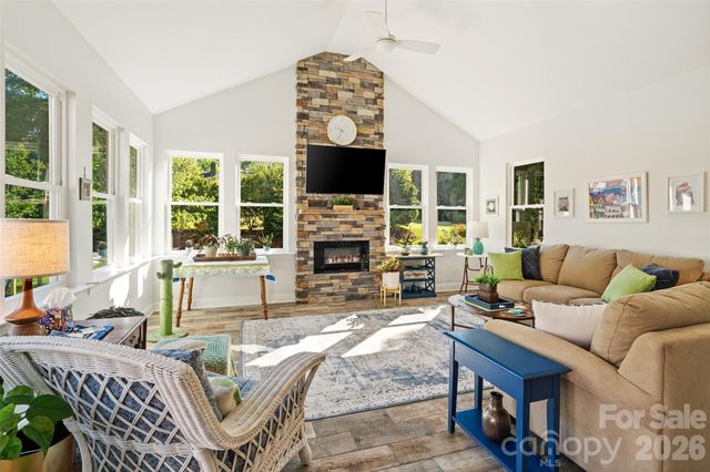 1701 South Point Road, Belmont, NC 28012
