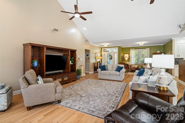1701 South Point Road, Belmont, NC 28012