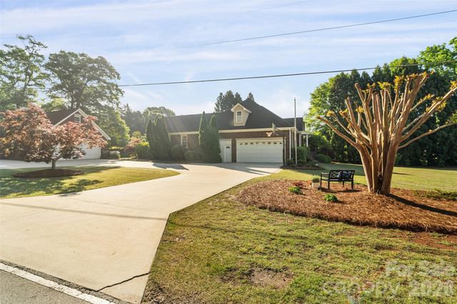1701 South Point Road, Belmont, NC 28012