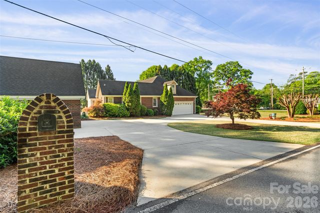 1701 South Point Road, Belmont, NC 28012