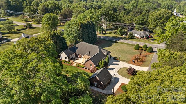 1701 South Point Road, Belmont, NC 28012