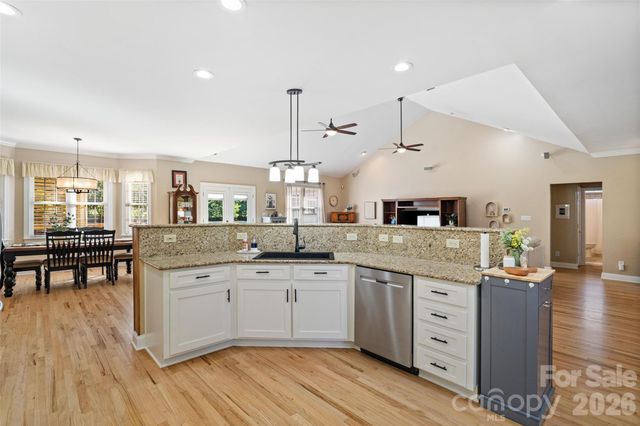 1701 South Point Road, Belmont, NC 28012