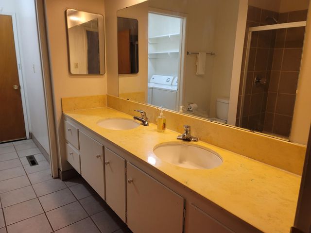 679 W Bullard Avenue, Fresno, CA 93704